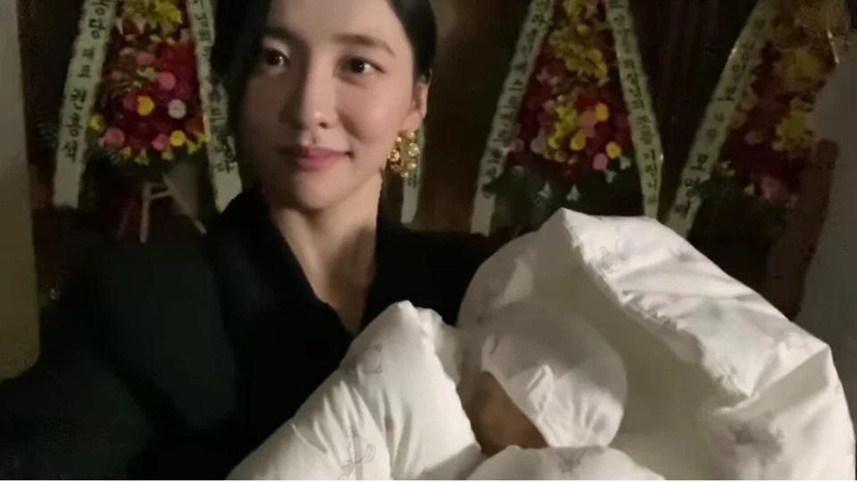Cho Tôi Mượn Bạn Trai Của Bạn